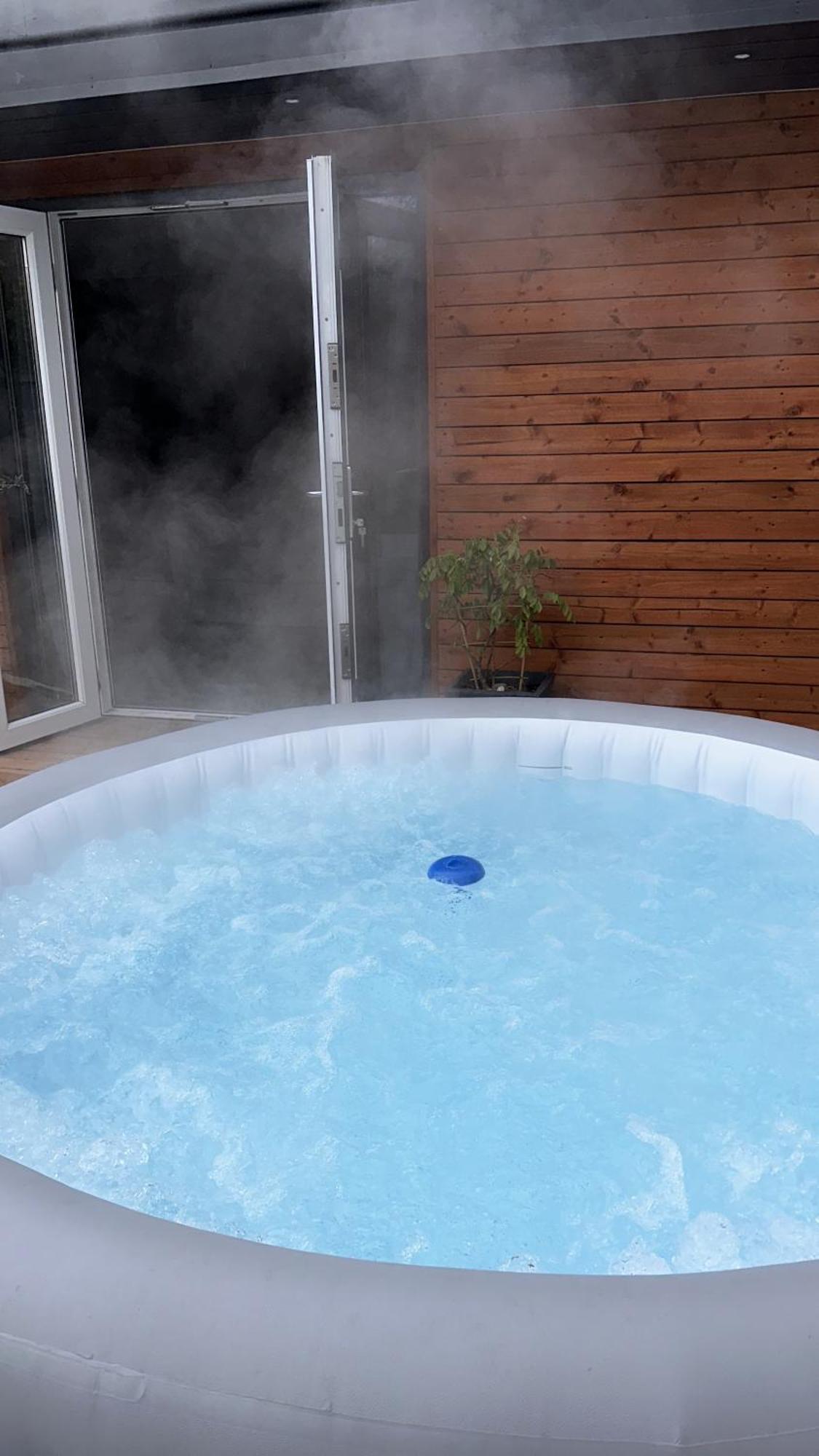 Modern Harrogate House Sleeps 10, Cinema Room & Hot Tub Экстерьер фото